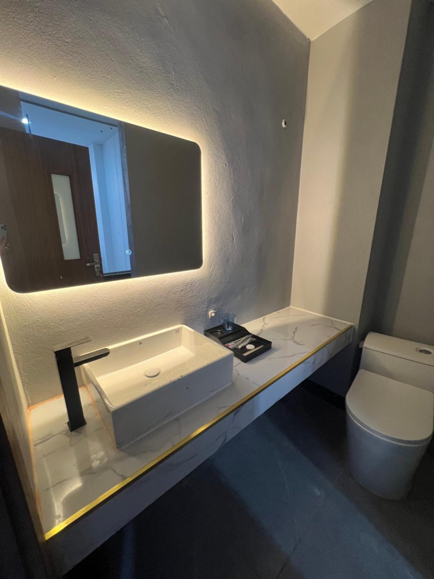 Venus Apartment Kham Thien 하노이 외부 사진