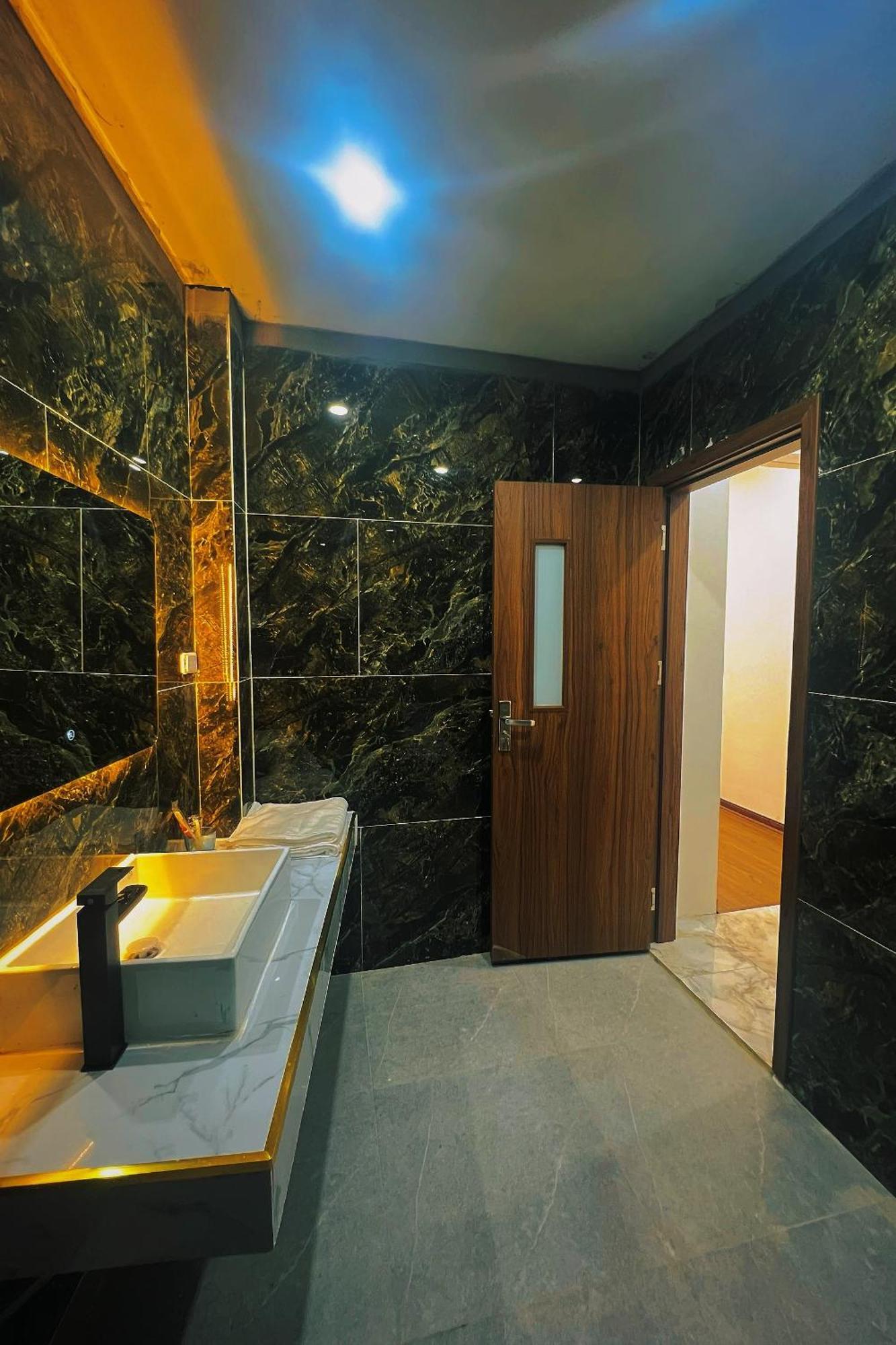 Venus Apartment Kham Thien 하노이 외부 사진